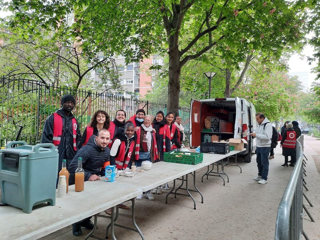 7 actions solidaires pour aider les sansabris avec une association