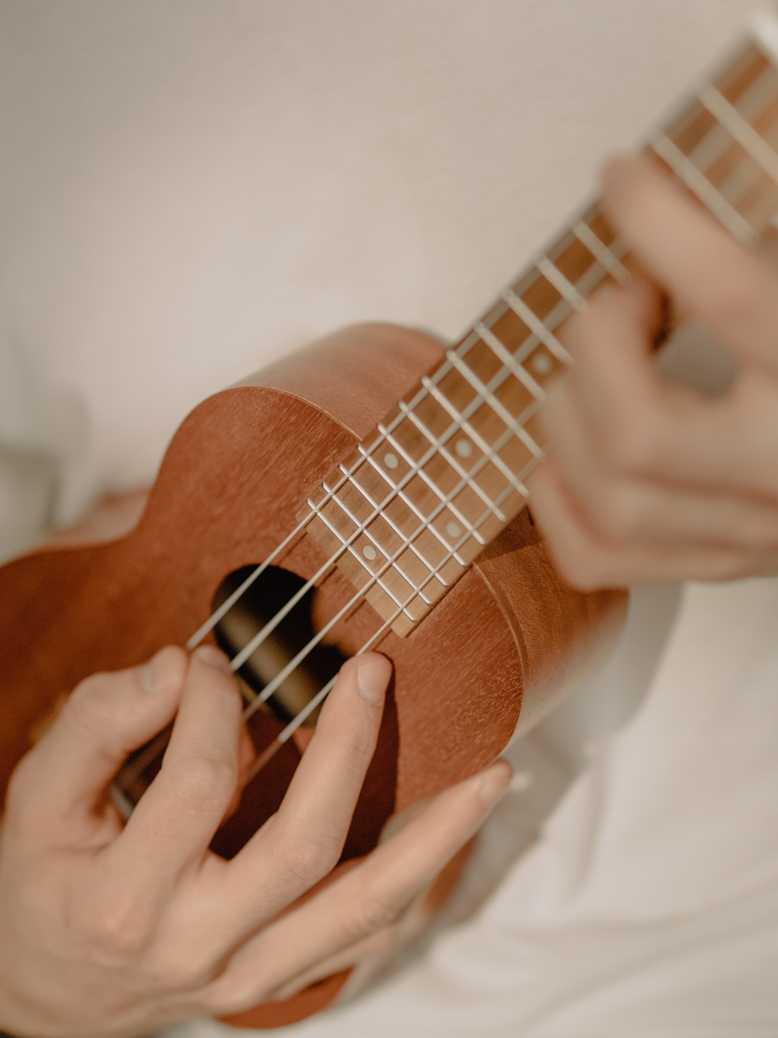 10 MustTry Online Ukulele Lessons And Classes (Free Paid)