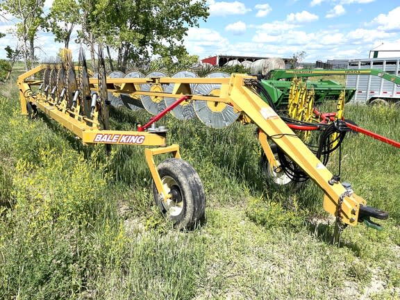 2016 Bale King VR581 Rakes