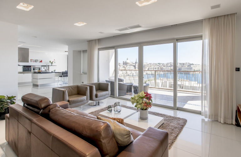 High Floor Luxury Apartment Foreign Buyer