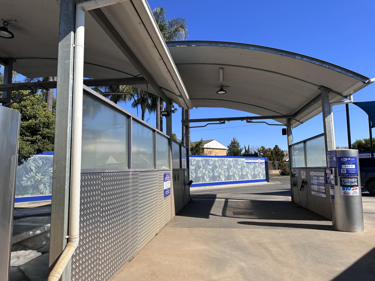 Get handson with our selfserve car wash bays in Tamworth Tamworth Car & Dog Wash News