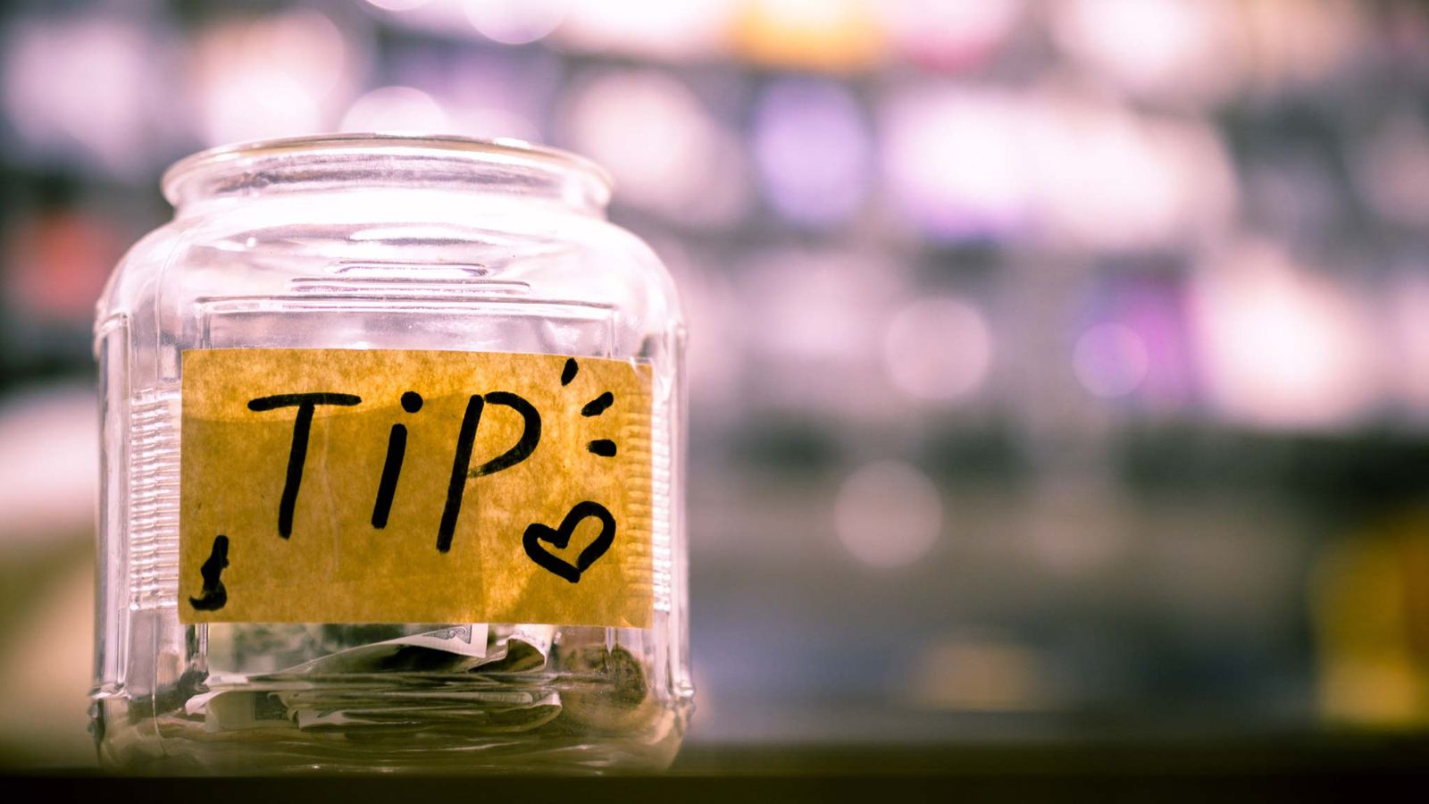 What is a Normal Tip in the Bahamas? The Unwritten Etiquette Everyone Overlooks