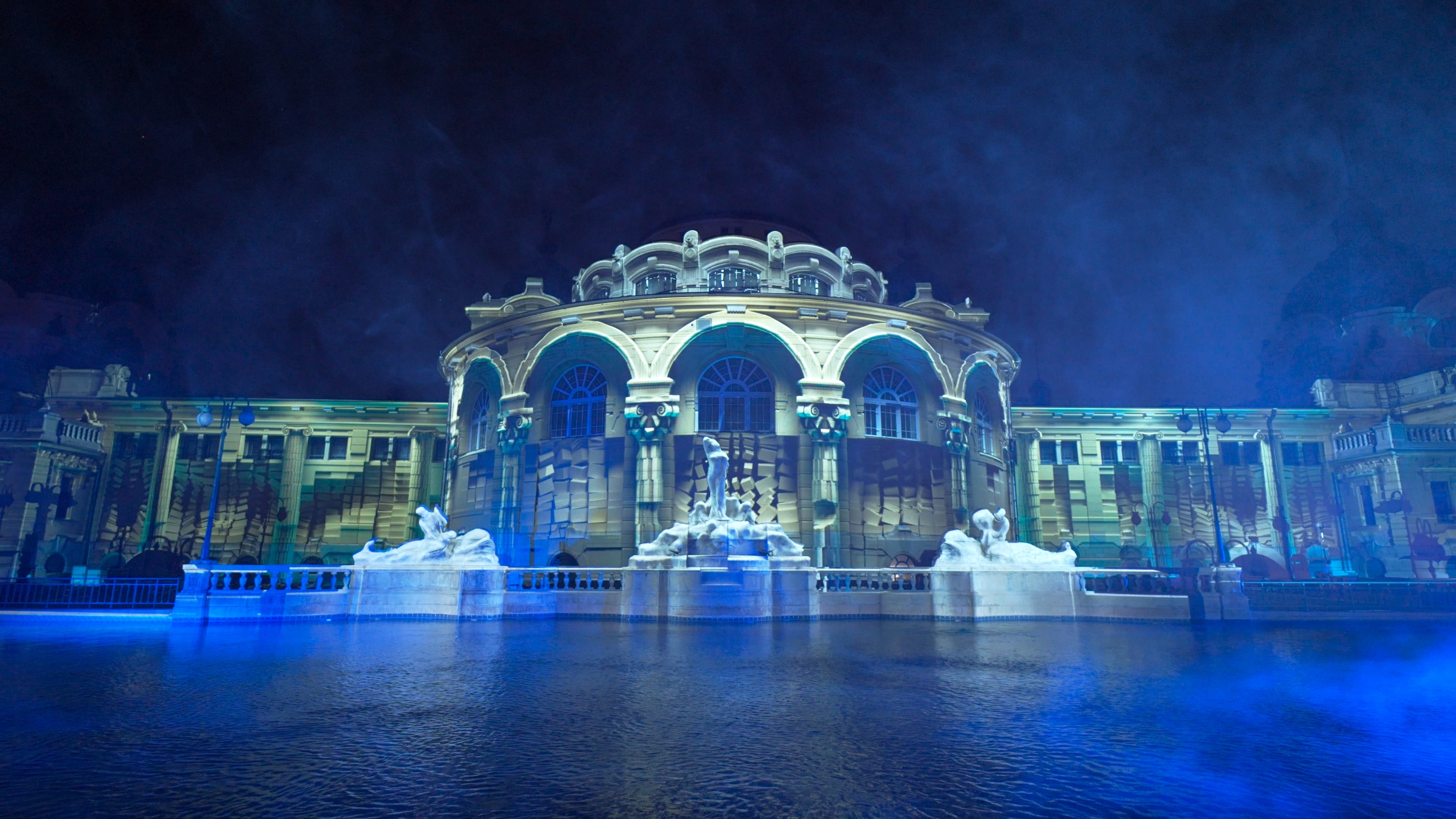 Transforming the Iconic Spa of Budapest with Immersive Projection Art
