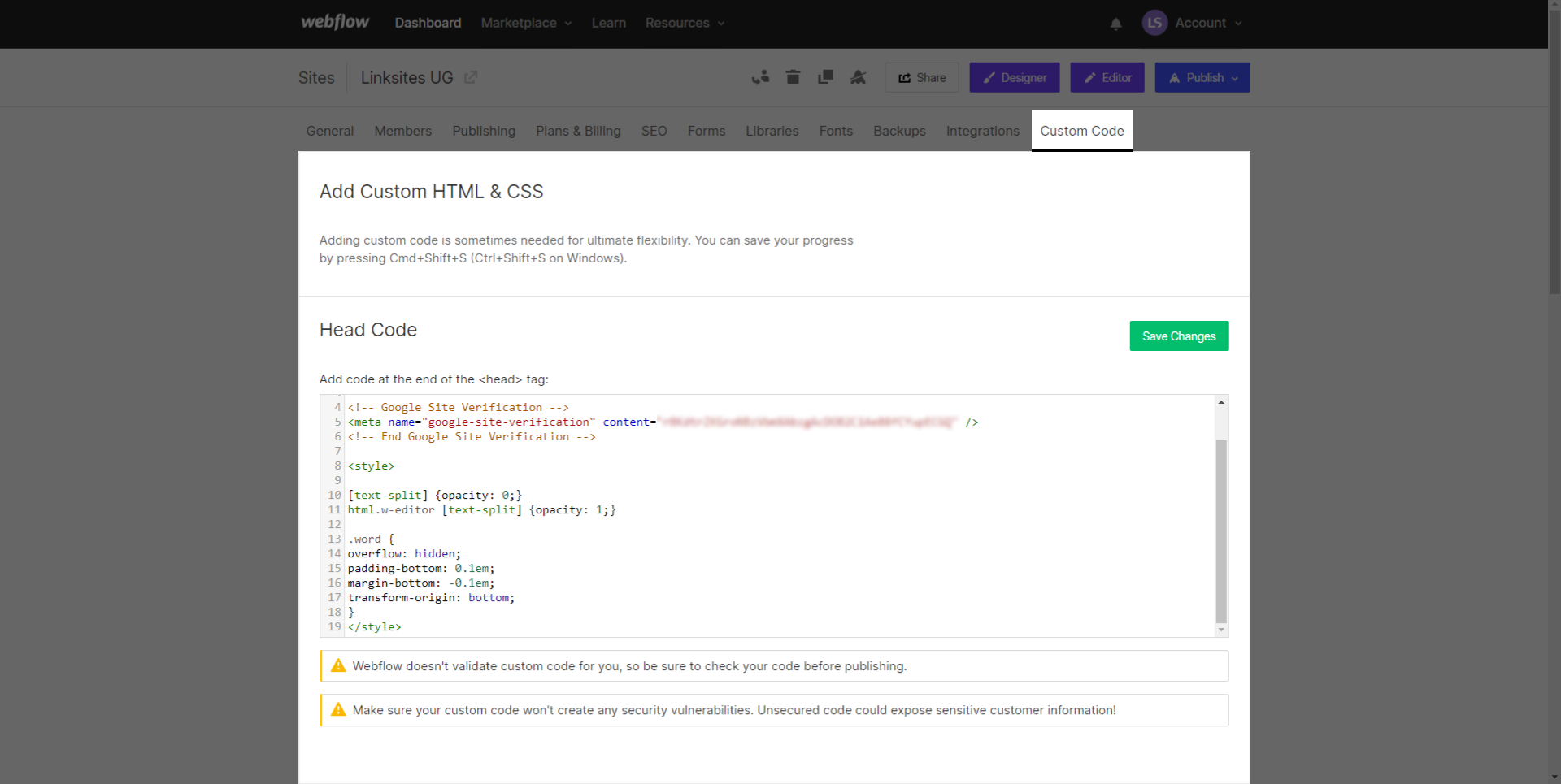 Webflow Projekteinstellungen innerhalb eines Browserfensters mit dem Custom Code Bereich im Fokus