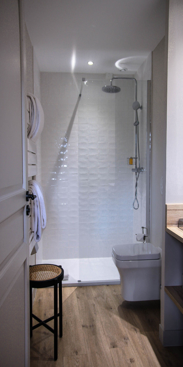 Salle de bain vitré Hôtel Les Manoirs des Portes de Deauville