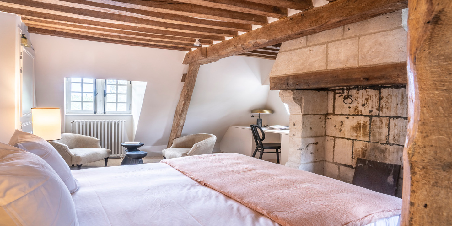 Chambre équipé bureau et salon Hôtel Les Manoirs des Portes de Deauville
