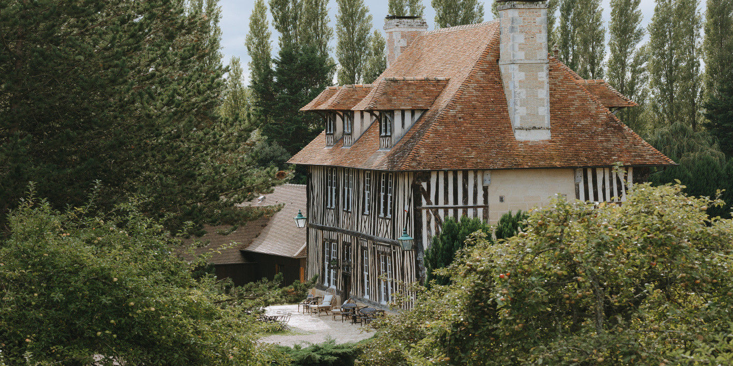 Vue grand manoir Hôtel Les Manoirs des Portes de Deauville