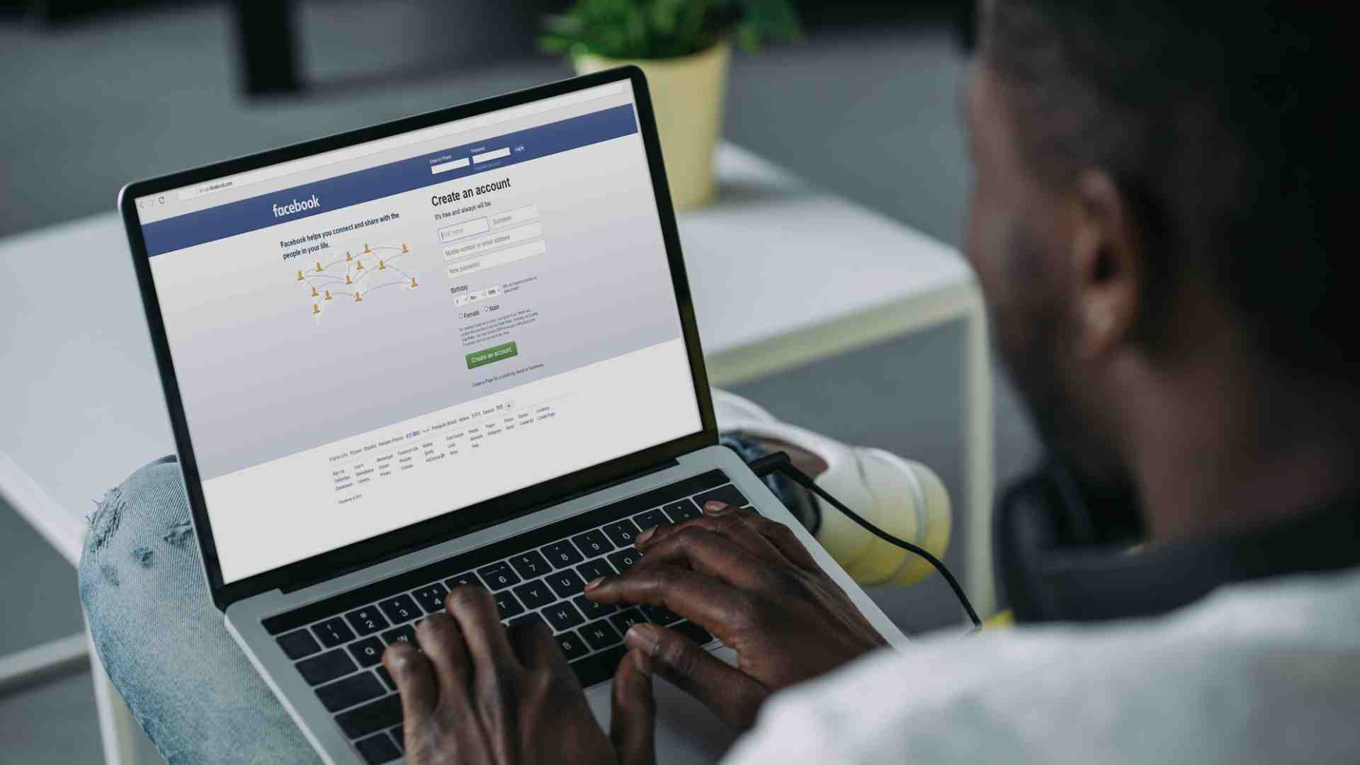 What are Facebook Donations, and Can You Deduct Them From Your Taxes?