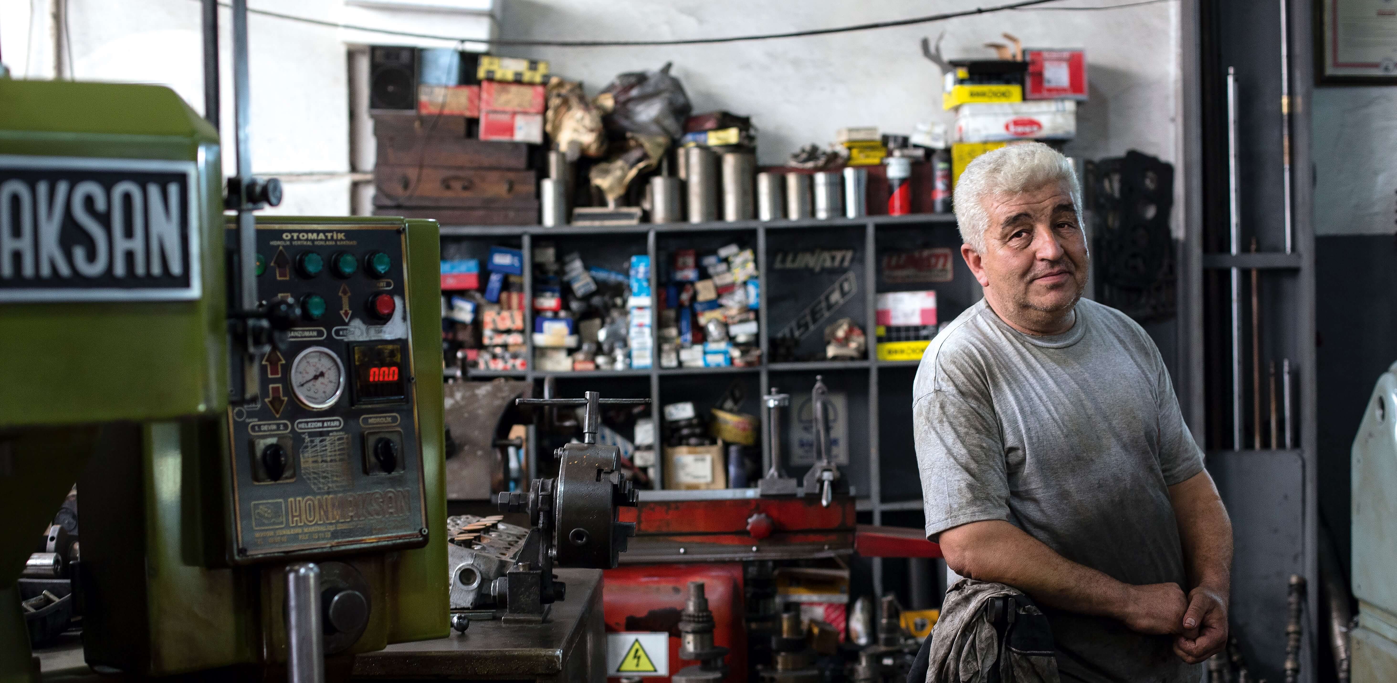 How to Pay Yourself as a Sole Proprietor (2024 Guide)