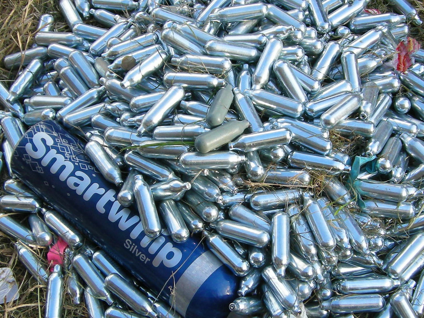 POSSESSION OF NITROUS OXIDE AKA LAUGHING GAS IS NOW ILLEGAL The Shade