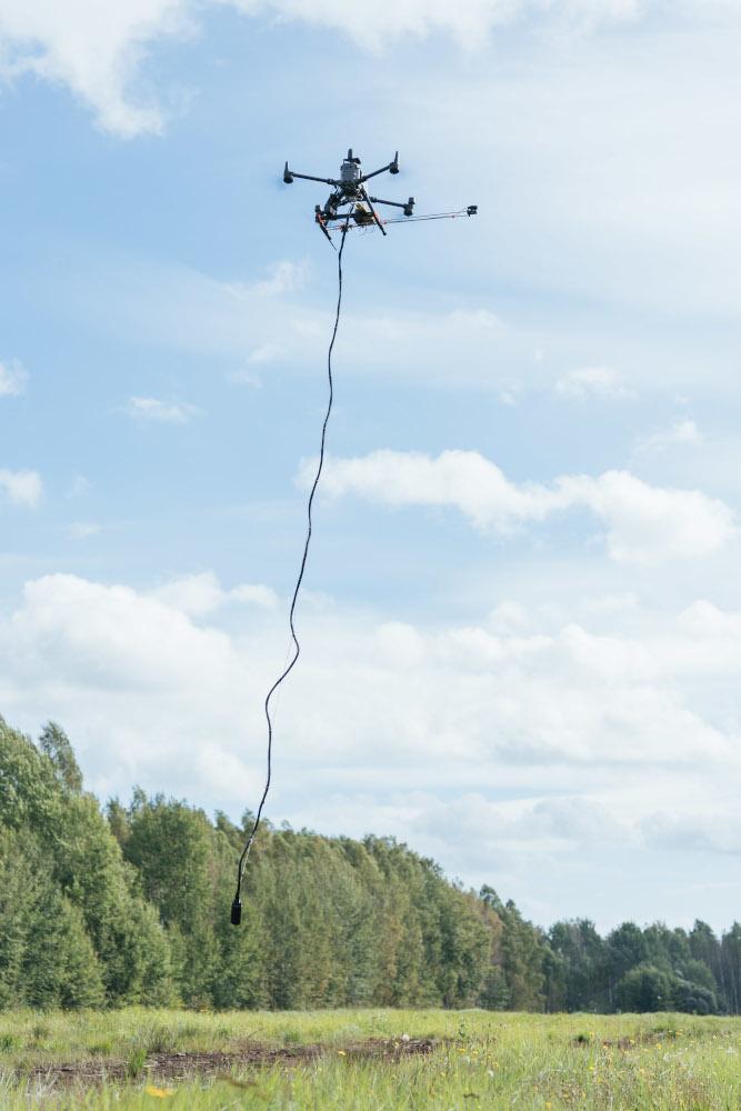 The GEM Systems DRONEmag GSMP-35U magnetometer setup.