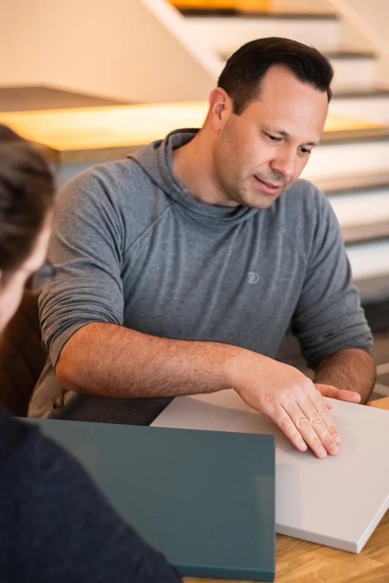 Küche in Freiburg planen mit Virtual Reality bei Küchenheld