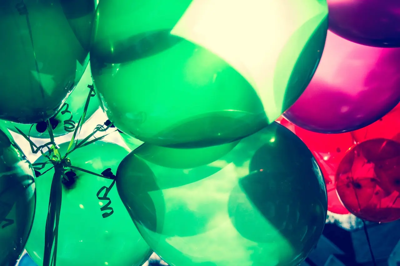 red and green balloons