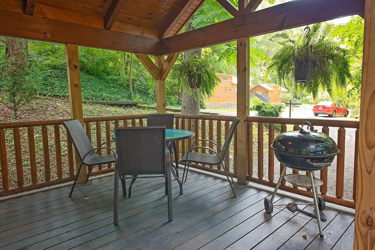 Eden Cabin Forested Tiny Home on Lookout Mtn.