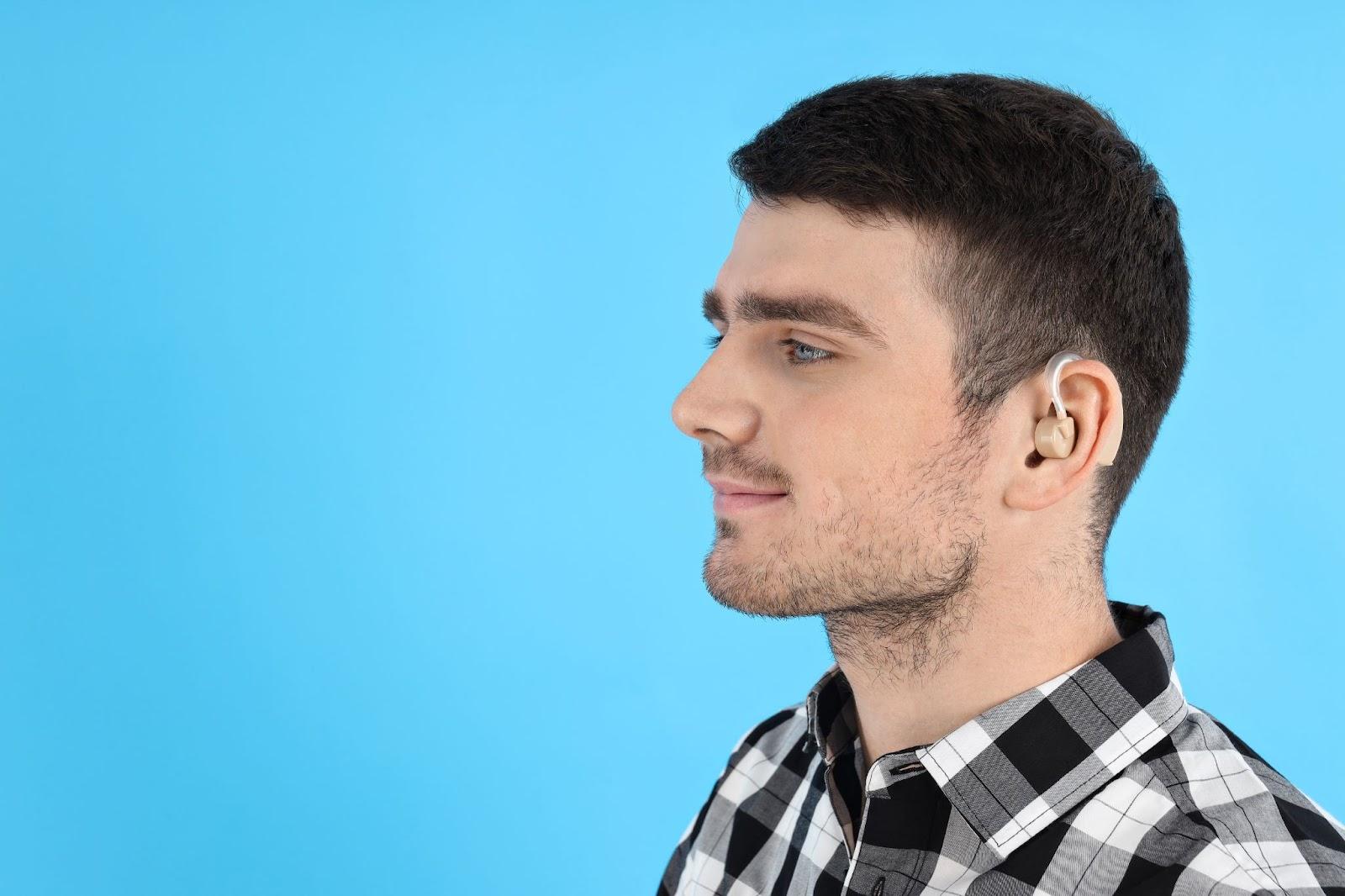Difference Between Hearing Aids and Hearing Amplifiers