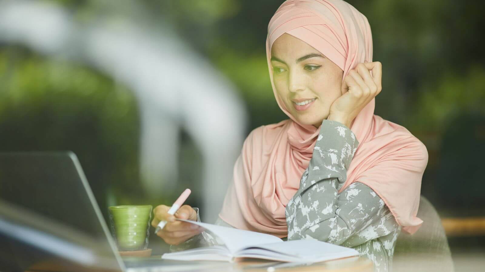 inar Goals and Objectives for Measurable Success (With Examples