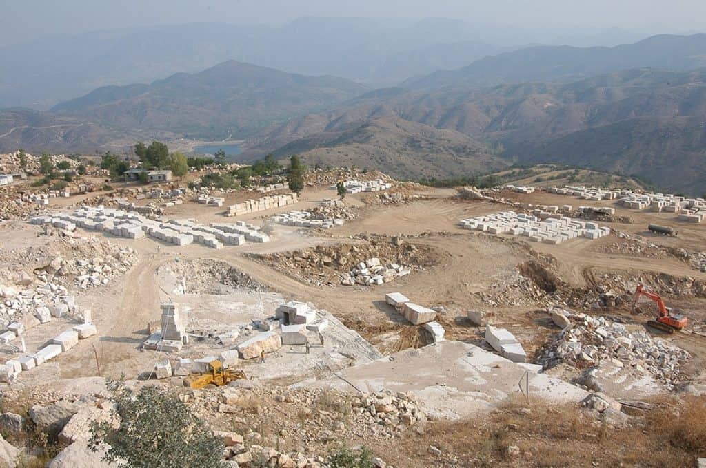 Natural Stone Vs. Manufactured Stone STONEarch