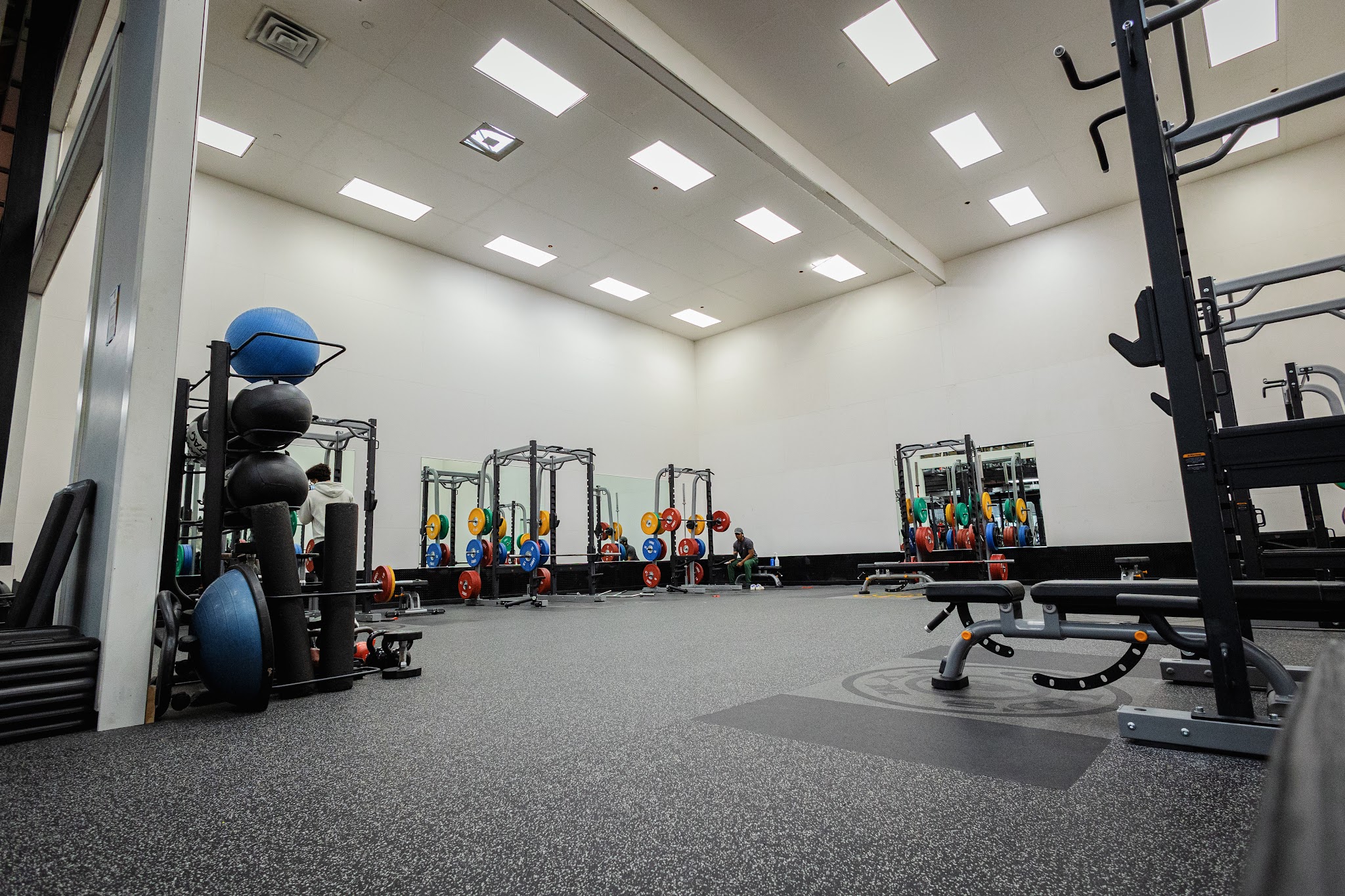 Is Gold's Gym Poughkeepsie a good gym? (Expert Opinion)