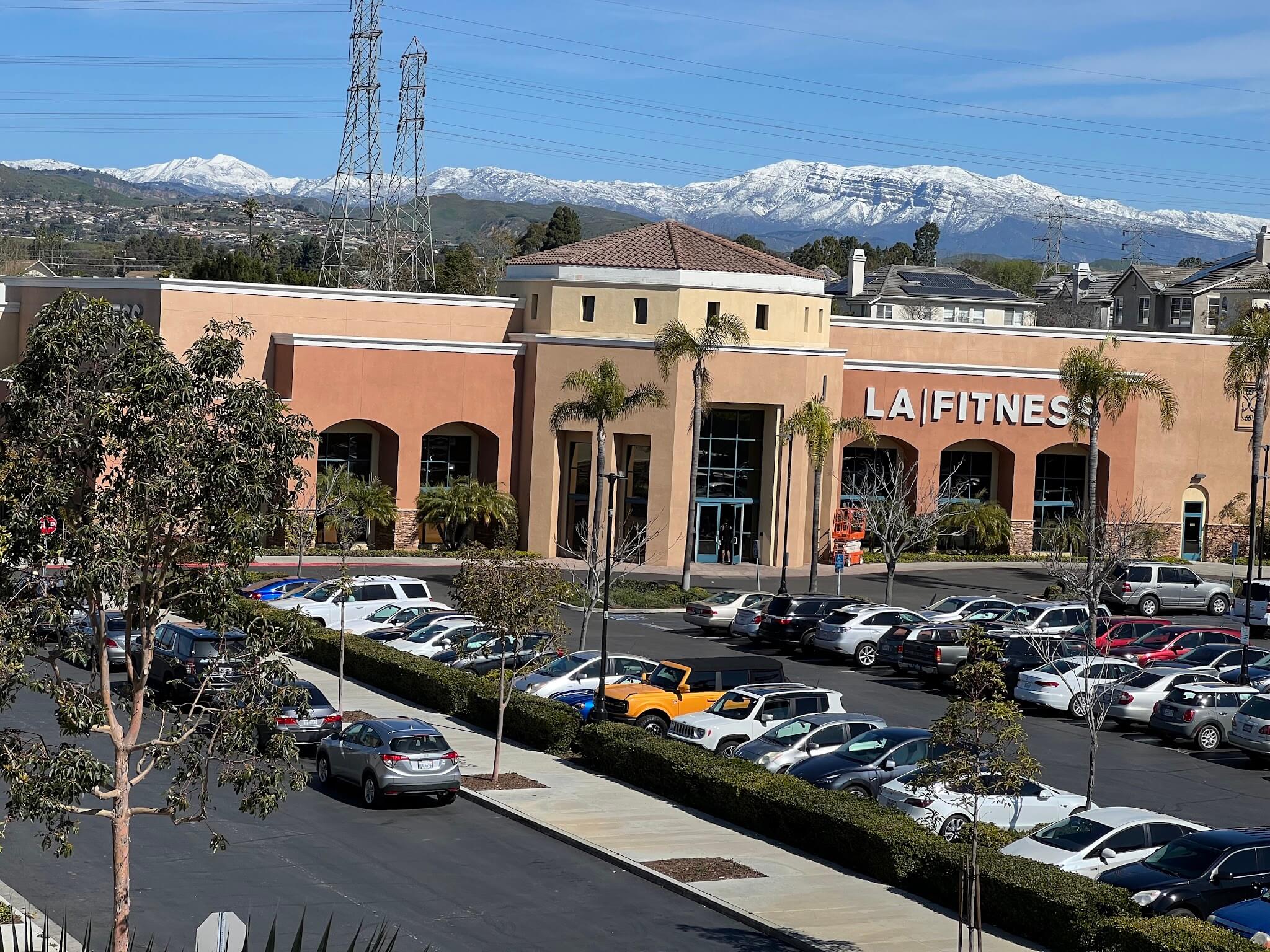 Is LA Fitness Ventura a good gym? (Expert Opinion)