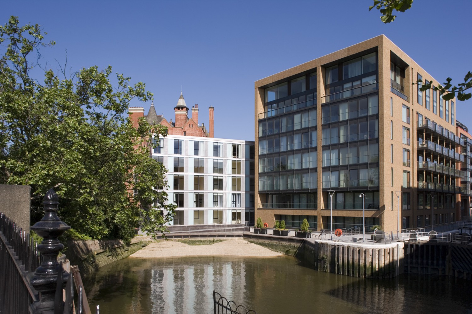 The Pavilion, Grosvenor dock