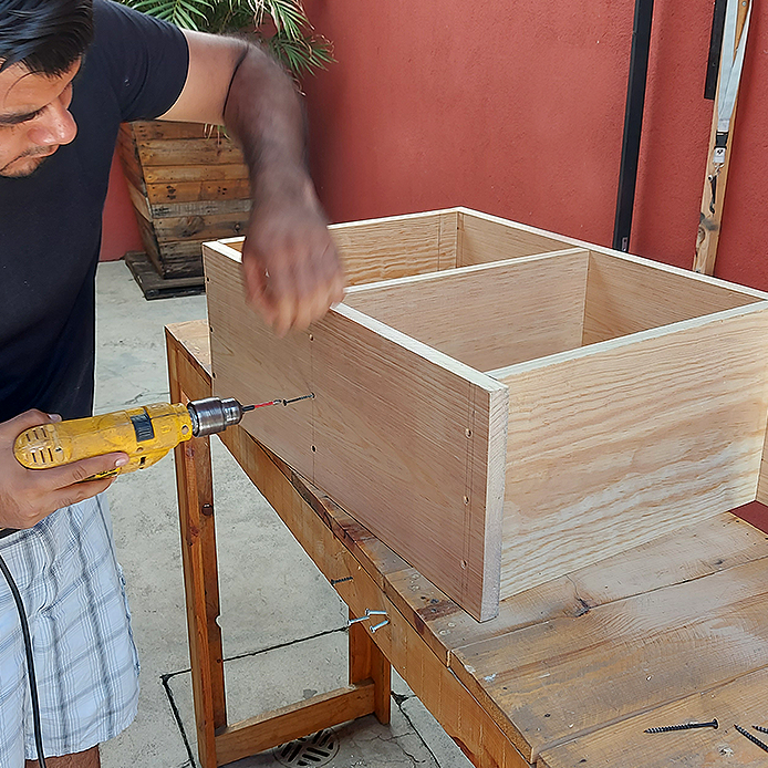How to Build a Wooden Desk