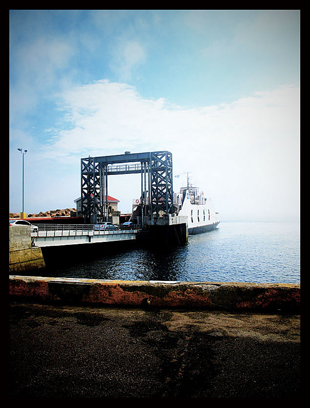 FERRY DOCK - TADOUSSAC / BAIE STE-CATHERINE
