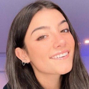 Charli D’Amelio - Age, Bio, Birthday, Family, Net Worth