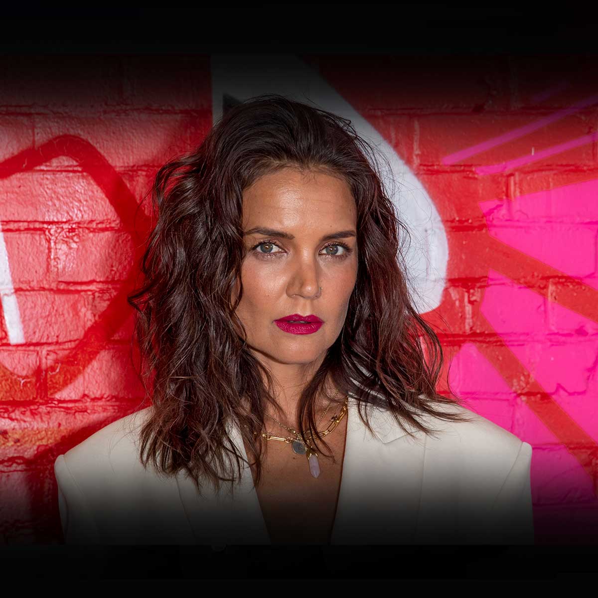 Katie Holmes - Age, Bio, Birthday, Family, Net Worth