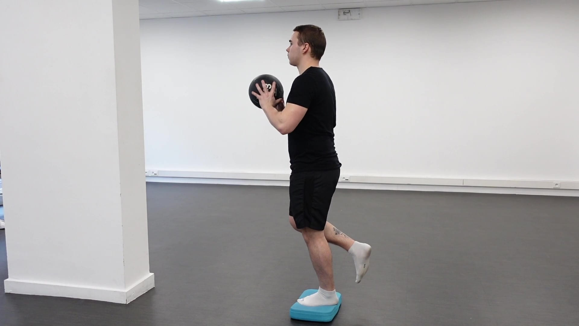 Vidéo d'exercice - Proprioception avec lancer de balle