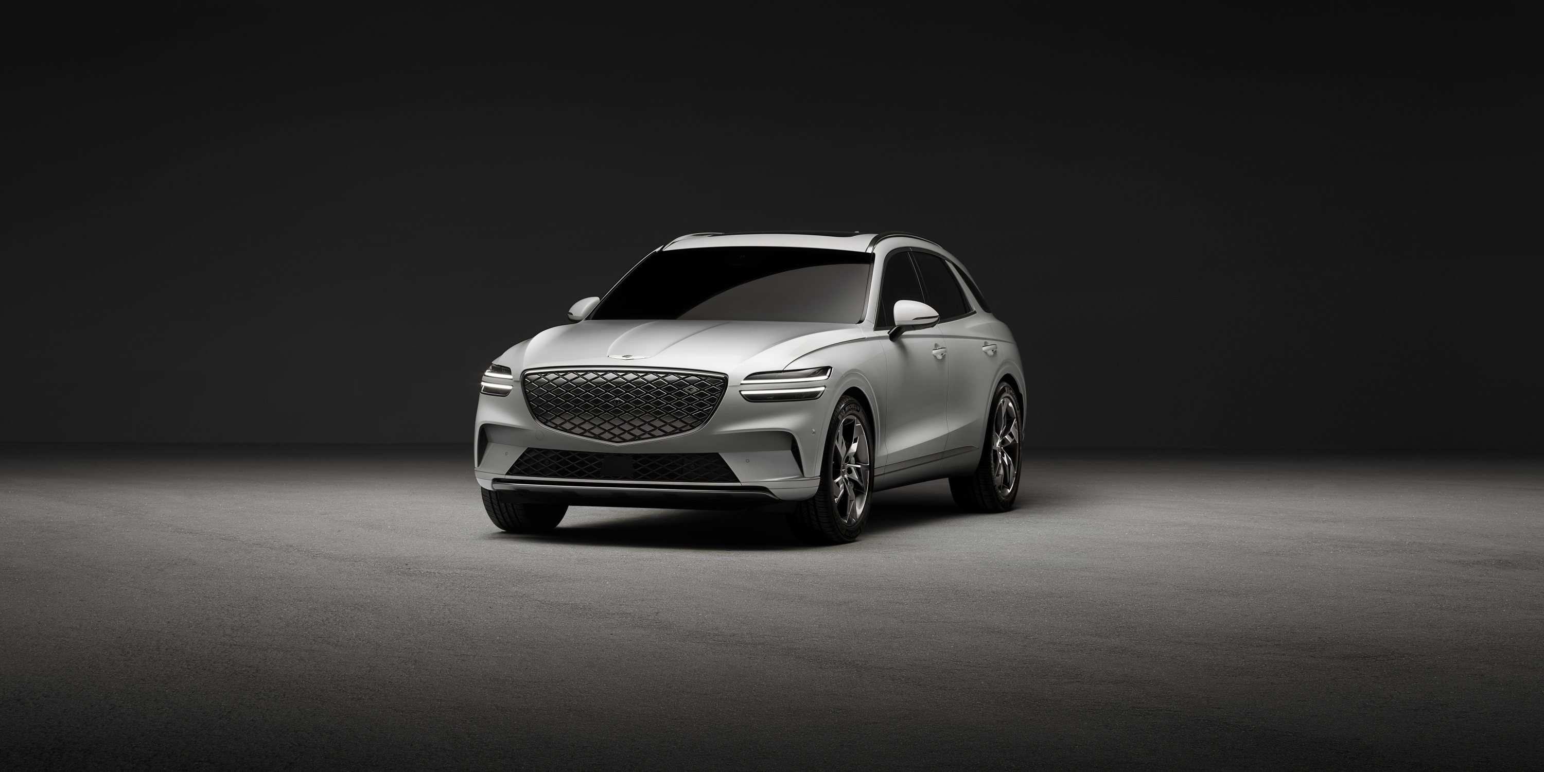 Explore the Genesis Electrified GV70 EV.Guide