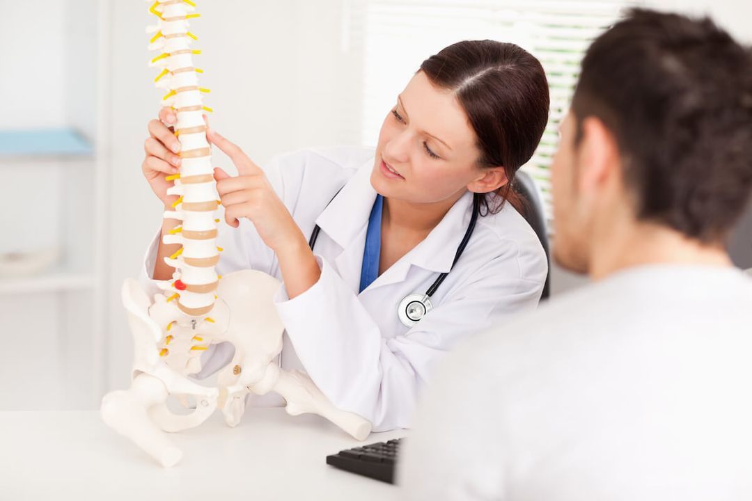 What Are the Most Common Symptoms of Spinal Cancer? Ezra