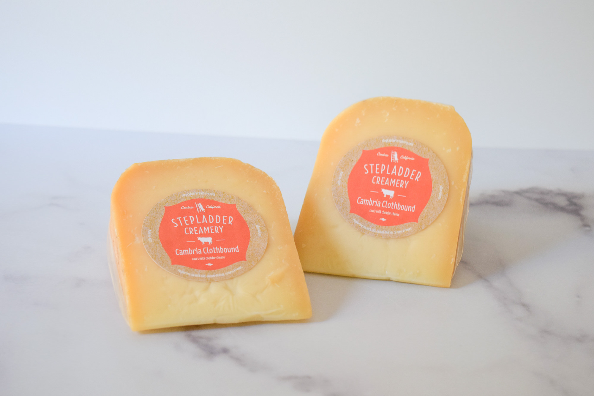 Stepladder Cambria Clothbound Cow Cheddar