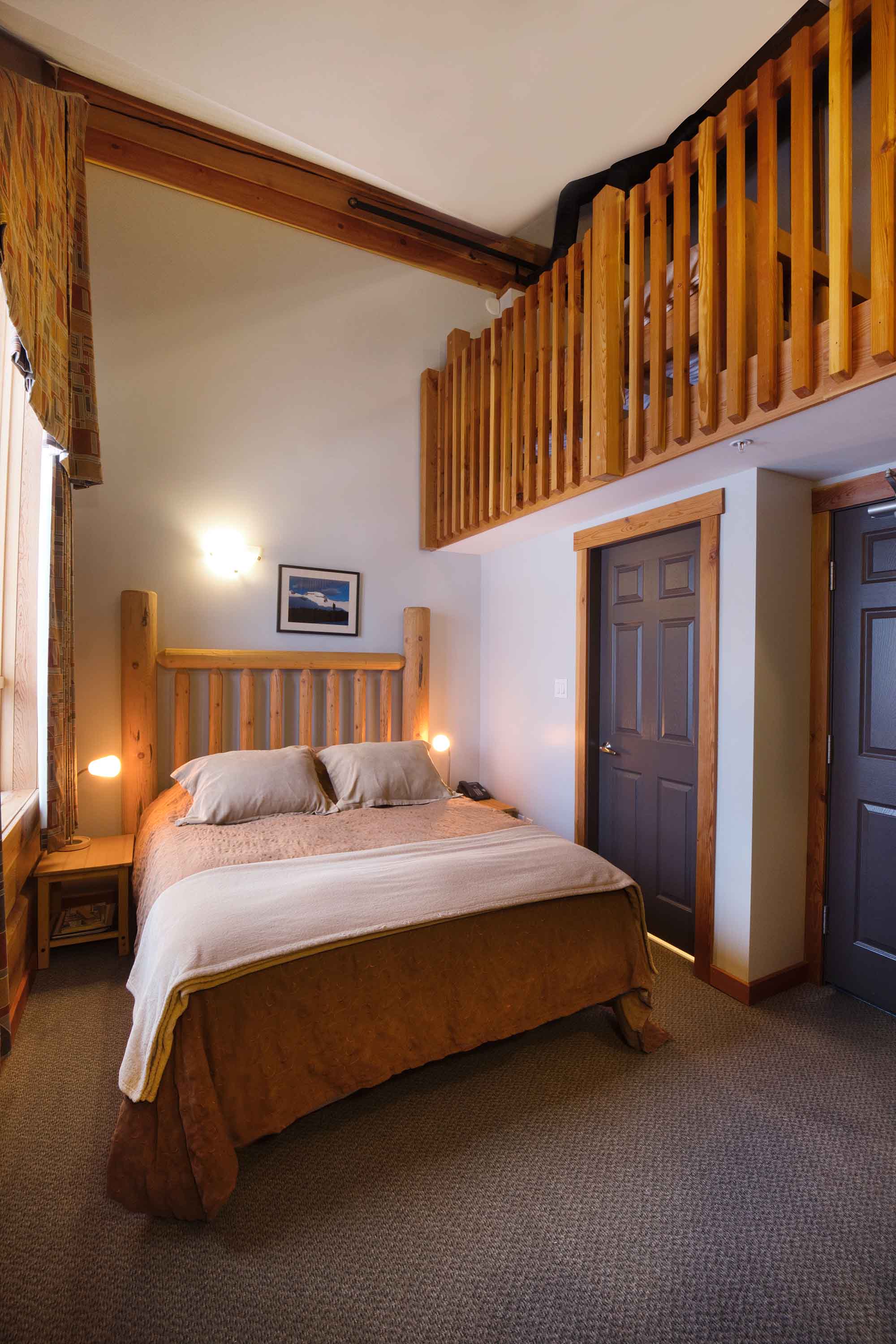 Queen & Two Twins Room Basecamp Lodge Golden