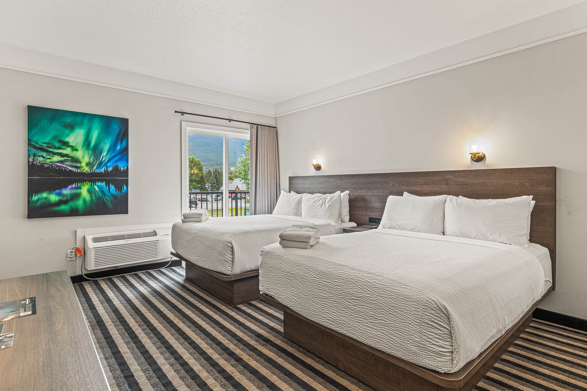 Double Queen Room Northwinds Hotel Canmore