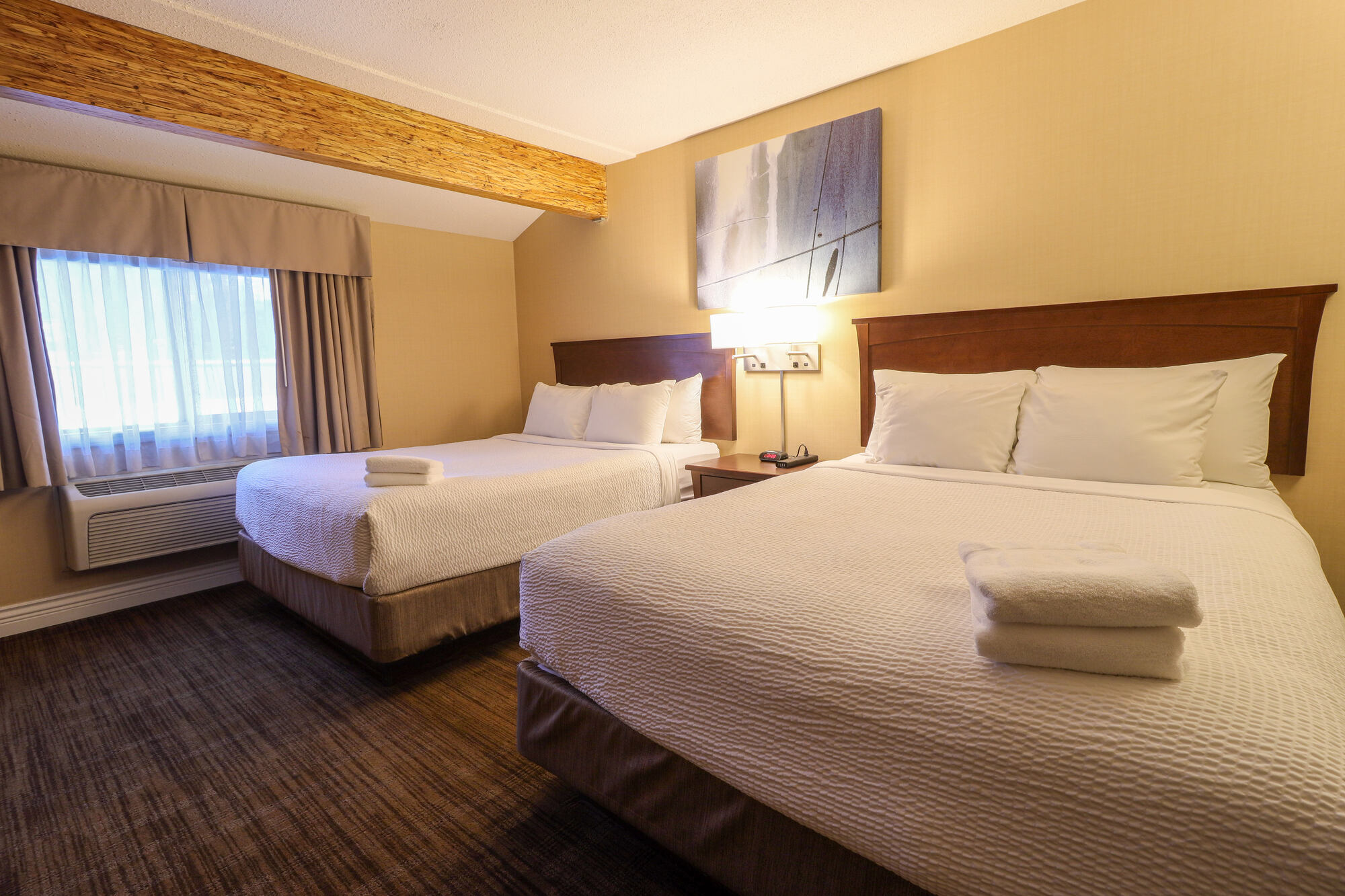 Double Queen Suite Northwinds Hotel Revelstoke