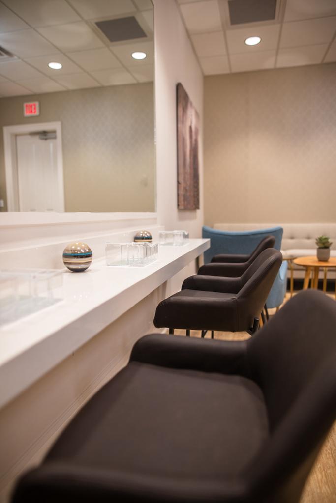 The Pros and Cons of Leasing a Studio Suite for Your Salon Business