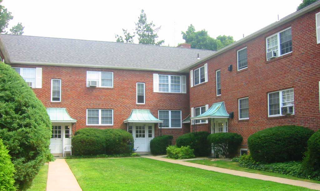 Suburban Square Apartments Halfpenny Management