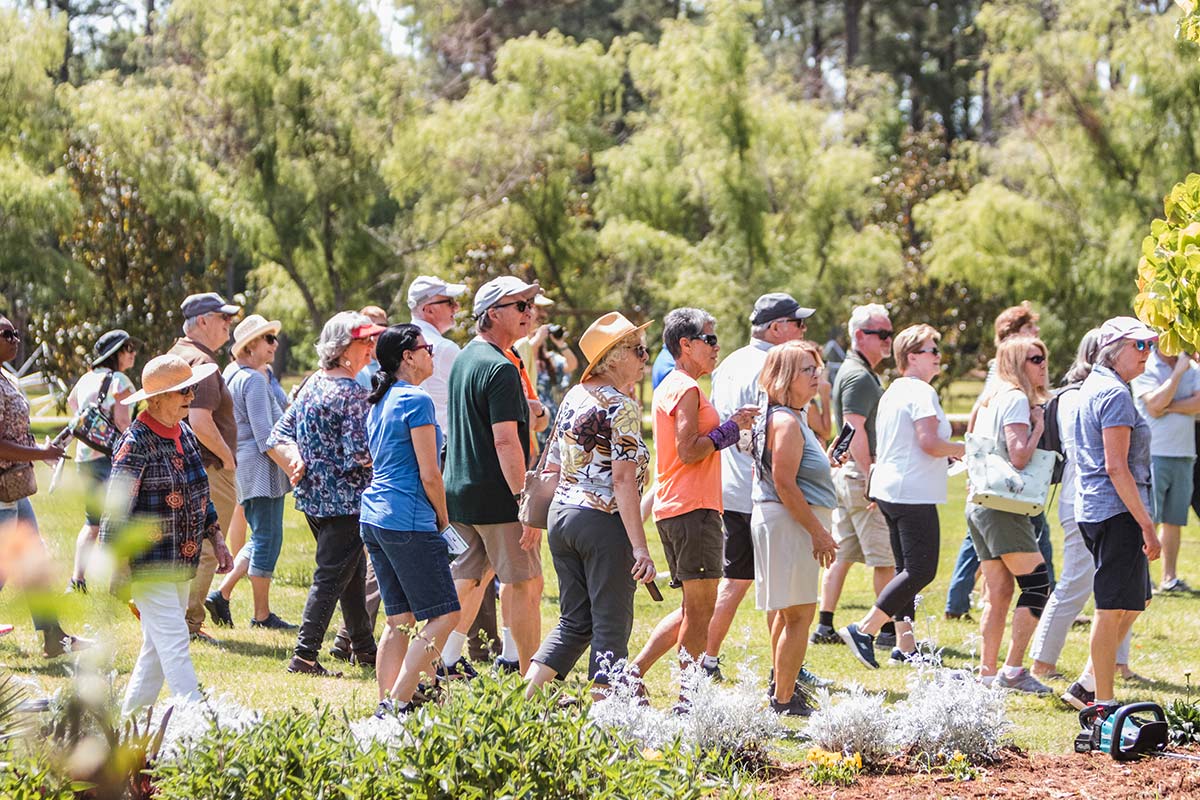 Tours Moore Farms Botanical Garden