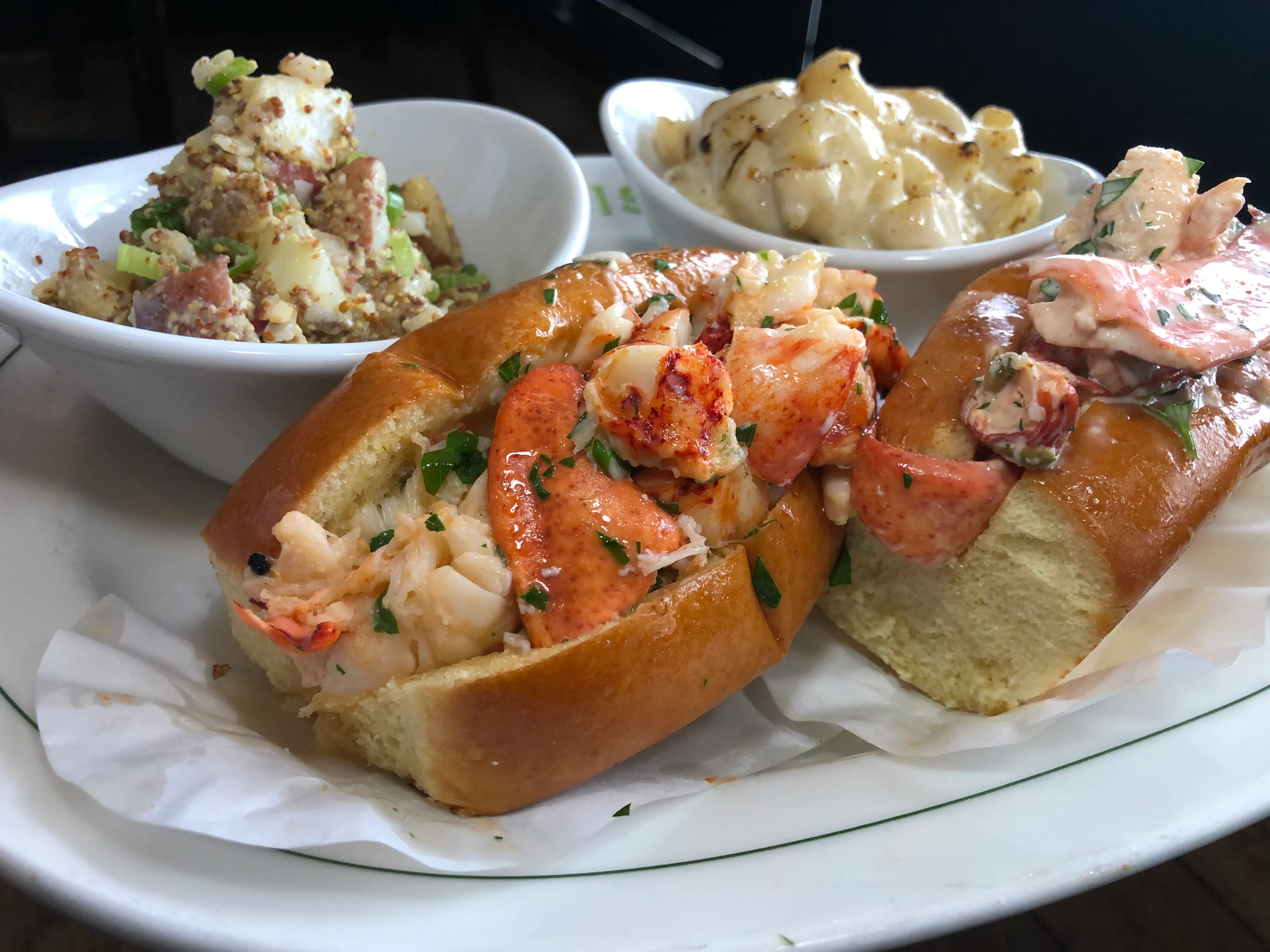 Lobster roll sandwich