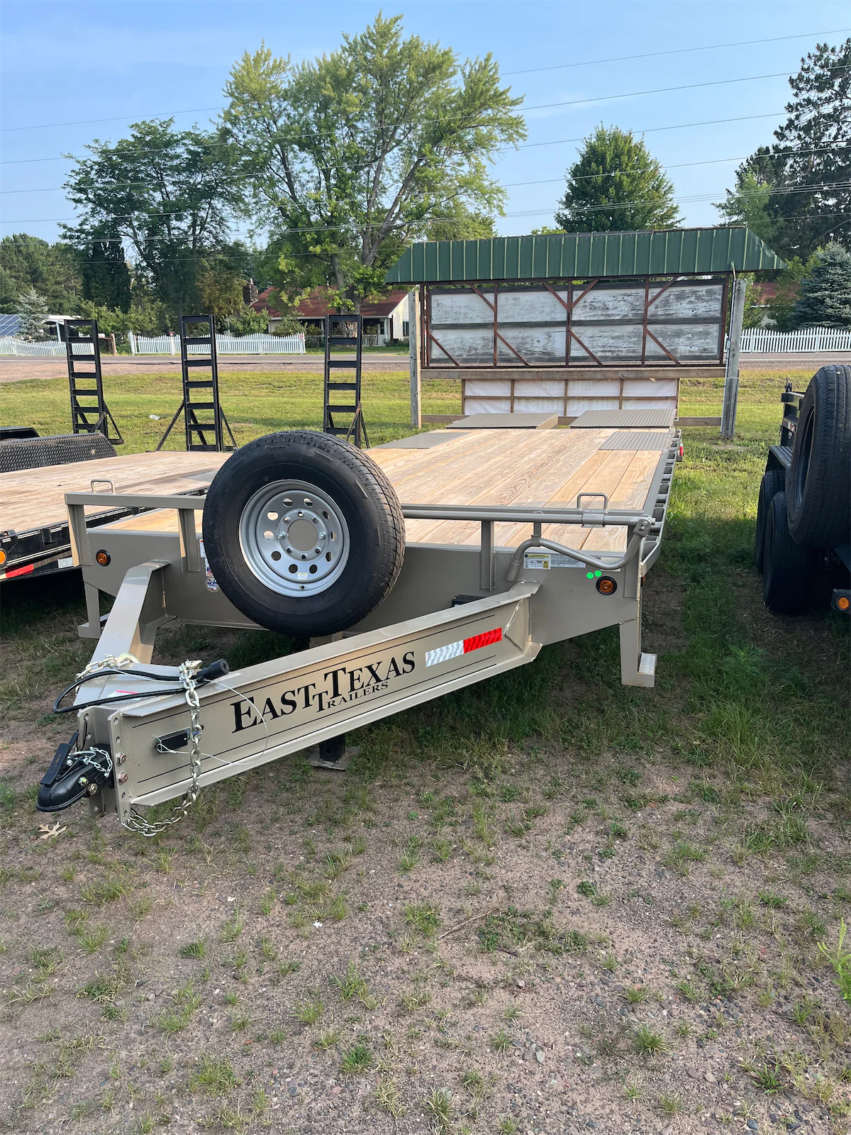 East Texas 24' Deckover 14K Siren Rentals Heavy Equipment Rentals