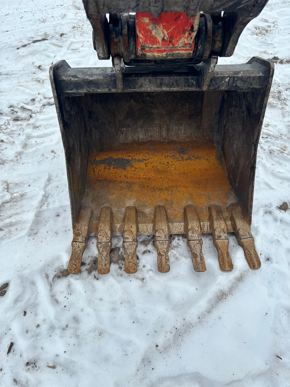 Kubota KX0804 36" Digging Bucket Siren Rentals Heavy Equipment