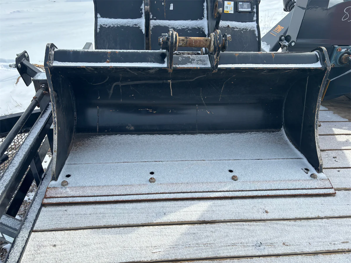 Cat 303.5 47" Grading Bucket Siren Rentals Heavy Equipment Rentals