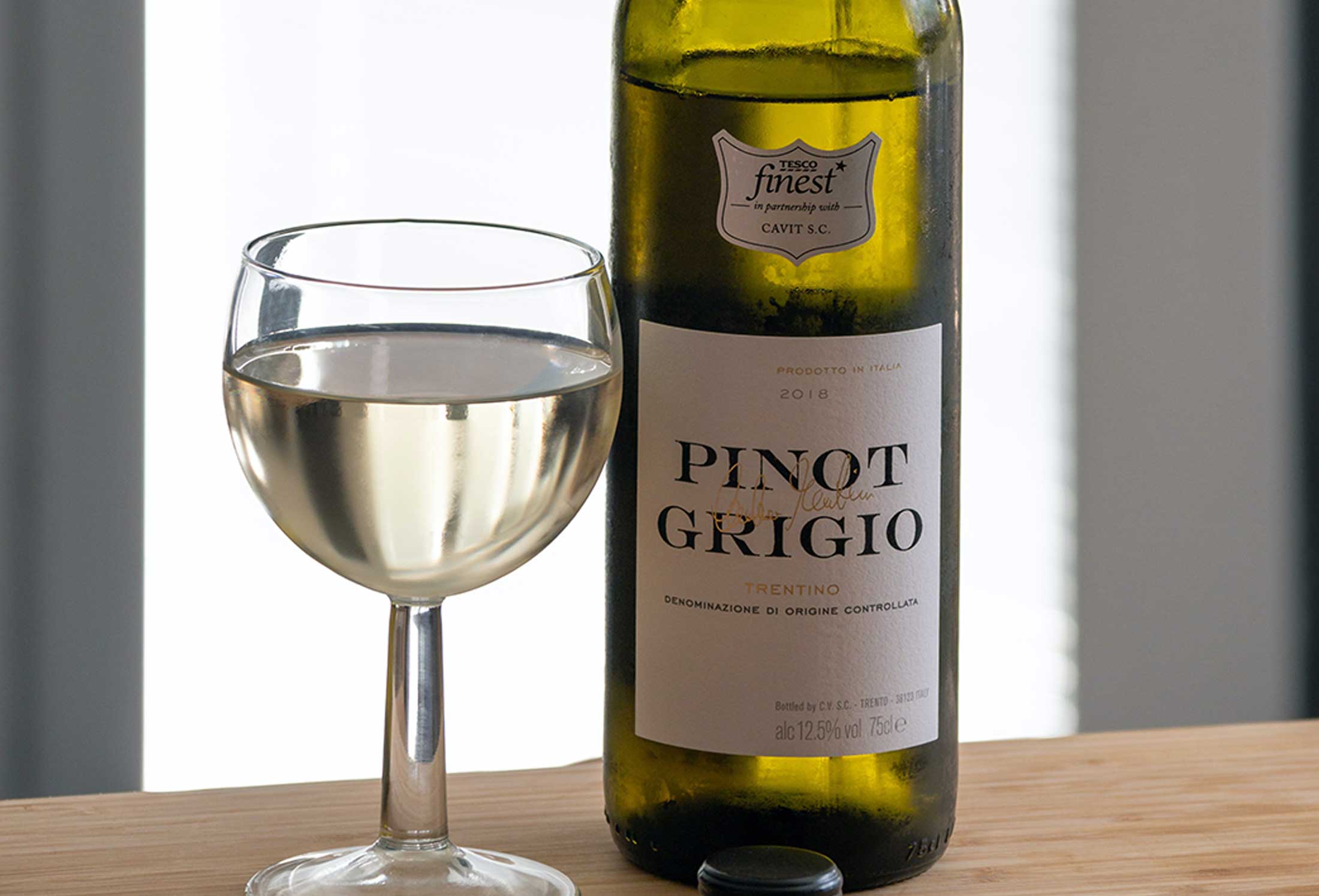 7 Best Dry White Wine for Cooking at Home