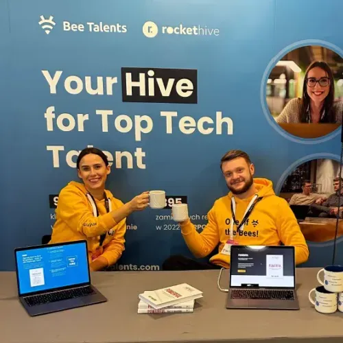 Zdjęcie zespołu Bee Talents - agencji rekrutacyjnej IT korzystającej z automatycznego matchingu kandydatów