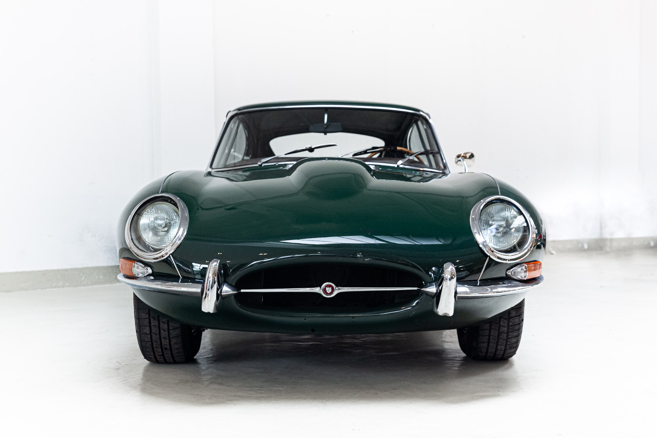 646f6a561900265fd733f52d_Jaguar-E-Type-g