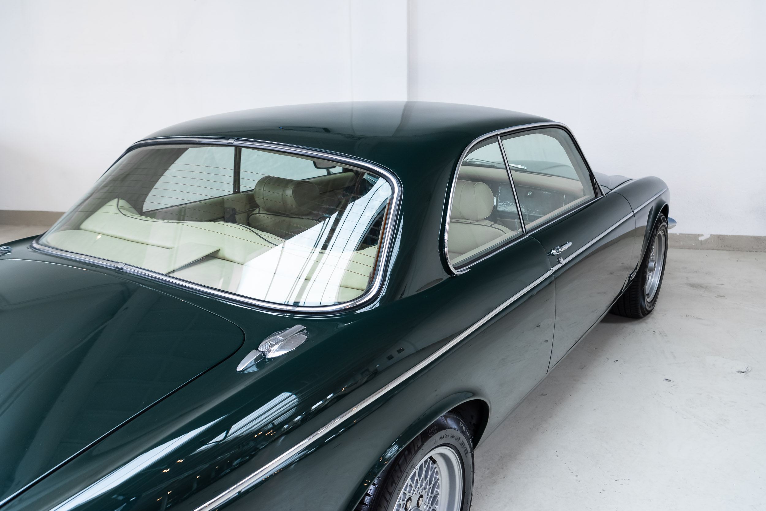Jaguar XJ12C - Cool Classic Club
