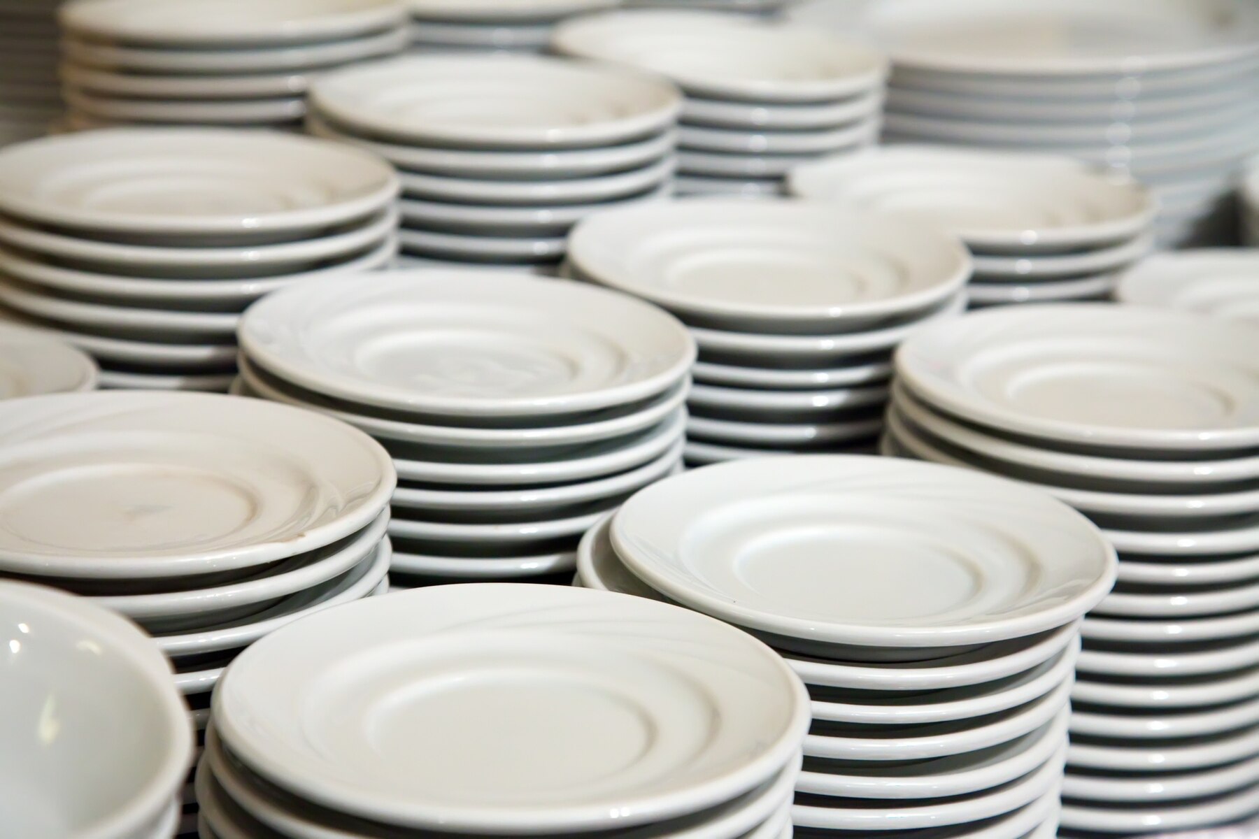 How to Pack Plates for Moving Safe Methods