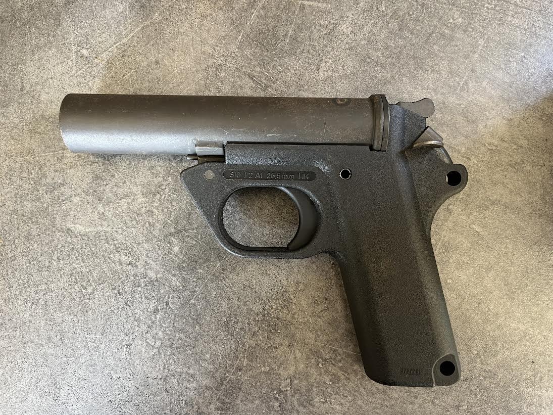 Deactivated Heckler and Koch P2A1 26.5mm flare pistol
