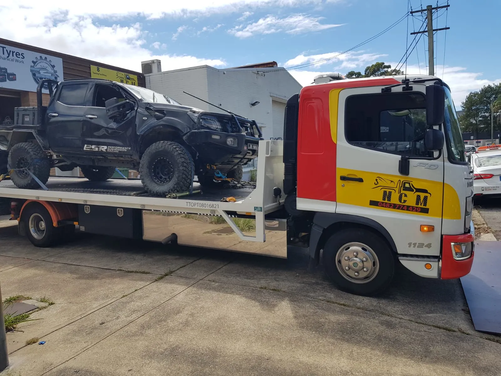 Emergency and accident towing