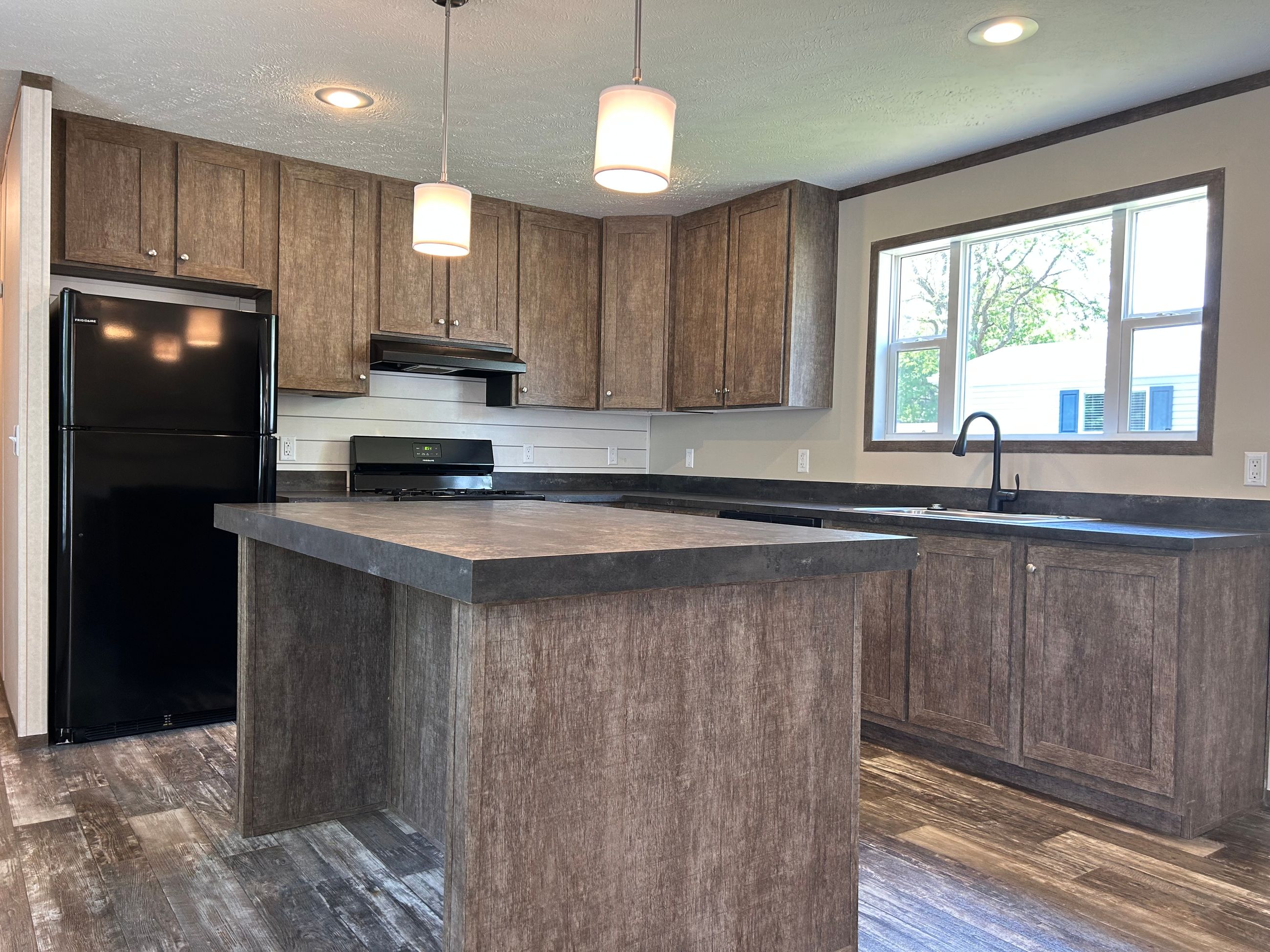 Leslie Estates Manufactured Home Community in Lansing, MI